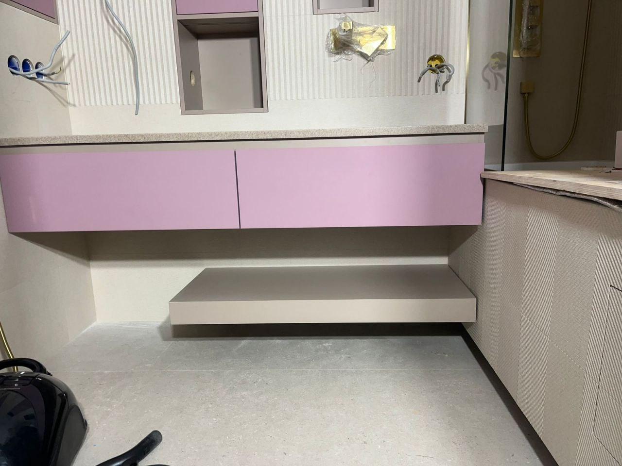 Навесная тумба для ванной комнаты