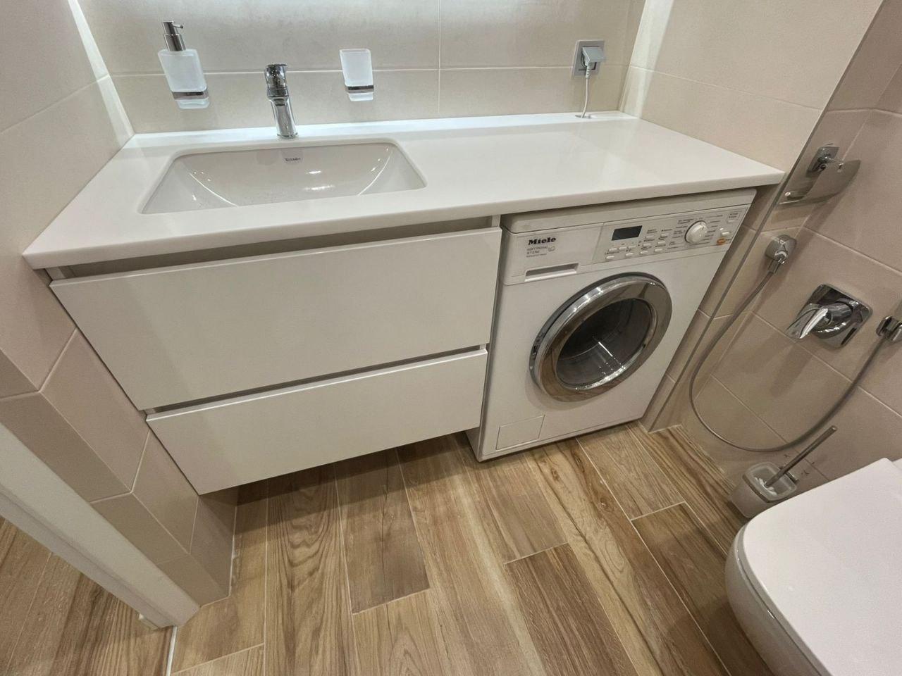 Навесная тумба для ванной комнаты