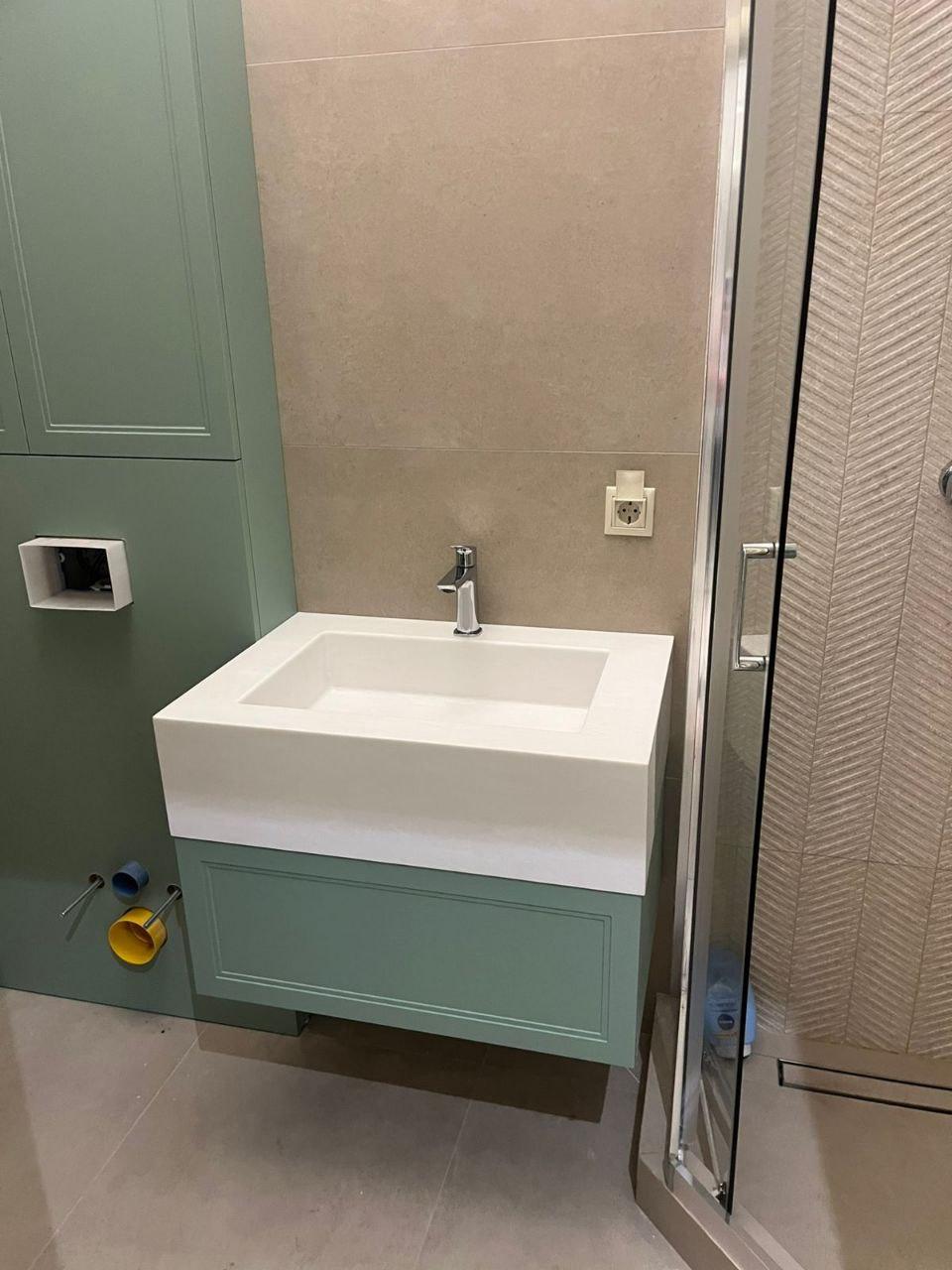 Навесная тумба для ванной комнаты