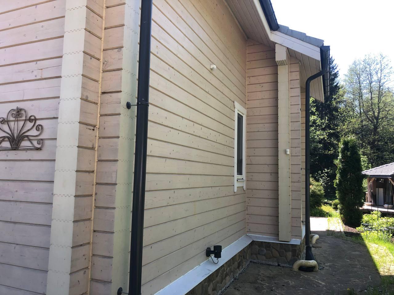 Перекрашивание деревянных домов из клеёного бруса.