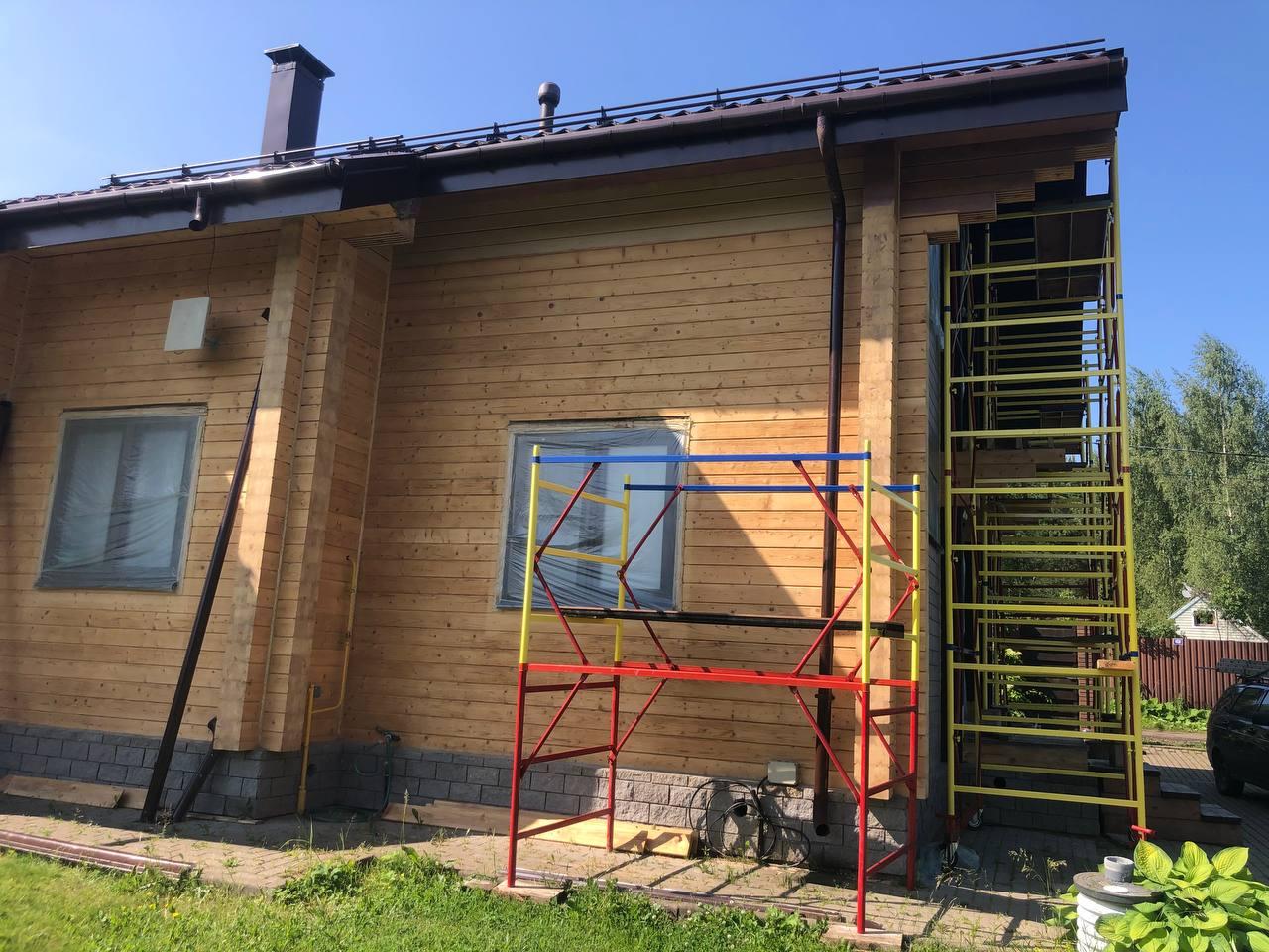 Перекрашивание деревянных домов из клеёного бруса.