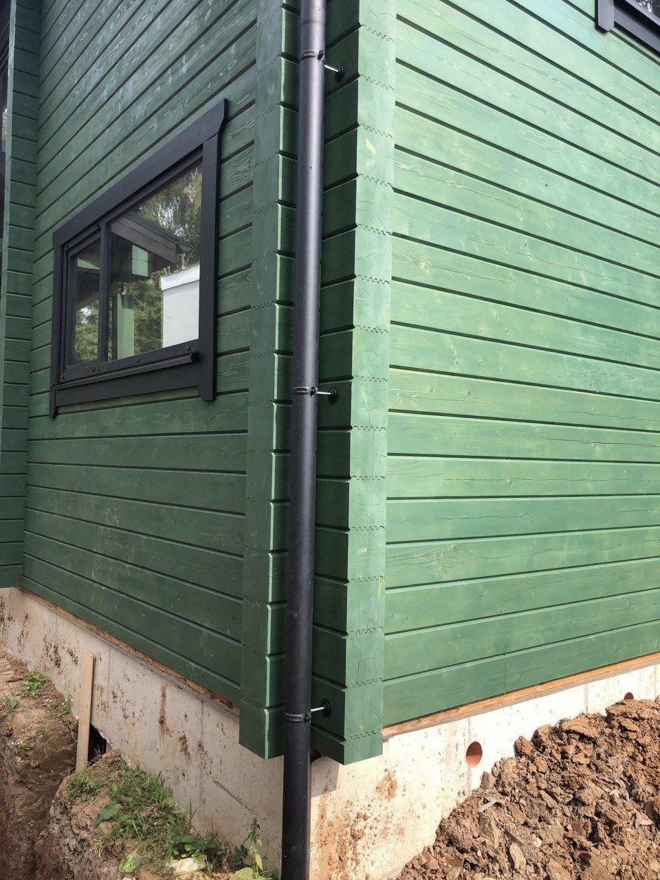 Профессиональная покраска деревянных домов из клеёного бруса. Профессиональная покраска деревянных домов из клеёного бруса.