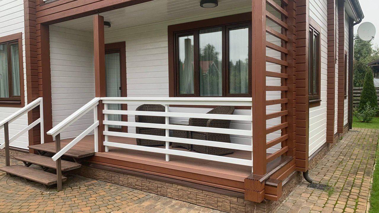 Профессиональная покраска деревянных домов из клеёного бруса. Профессиональная покраска деревянных домов из клеёного бруса.