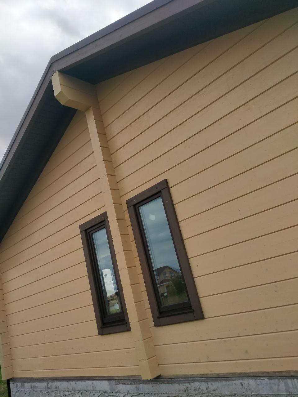 Профессиональная покраска деревянных домов из клеёного бруса. Профессиональная покраска деревянных домов из клеёного бруса.