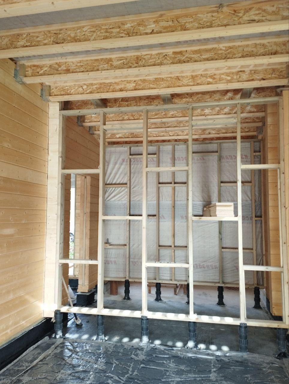 Монтаж каркасных перегородок в доме из клеёного бруса.