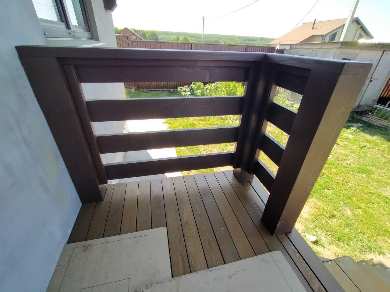 Профессиональная покраска ограждений и террасной доски деревянных домов. Профессиональная покраска ограждений и террасной доски деревянных домов.