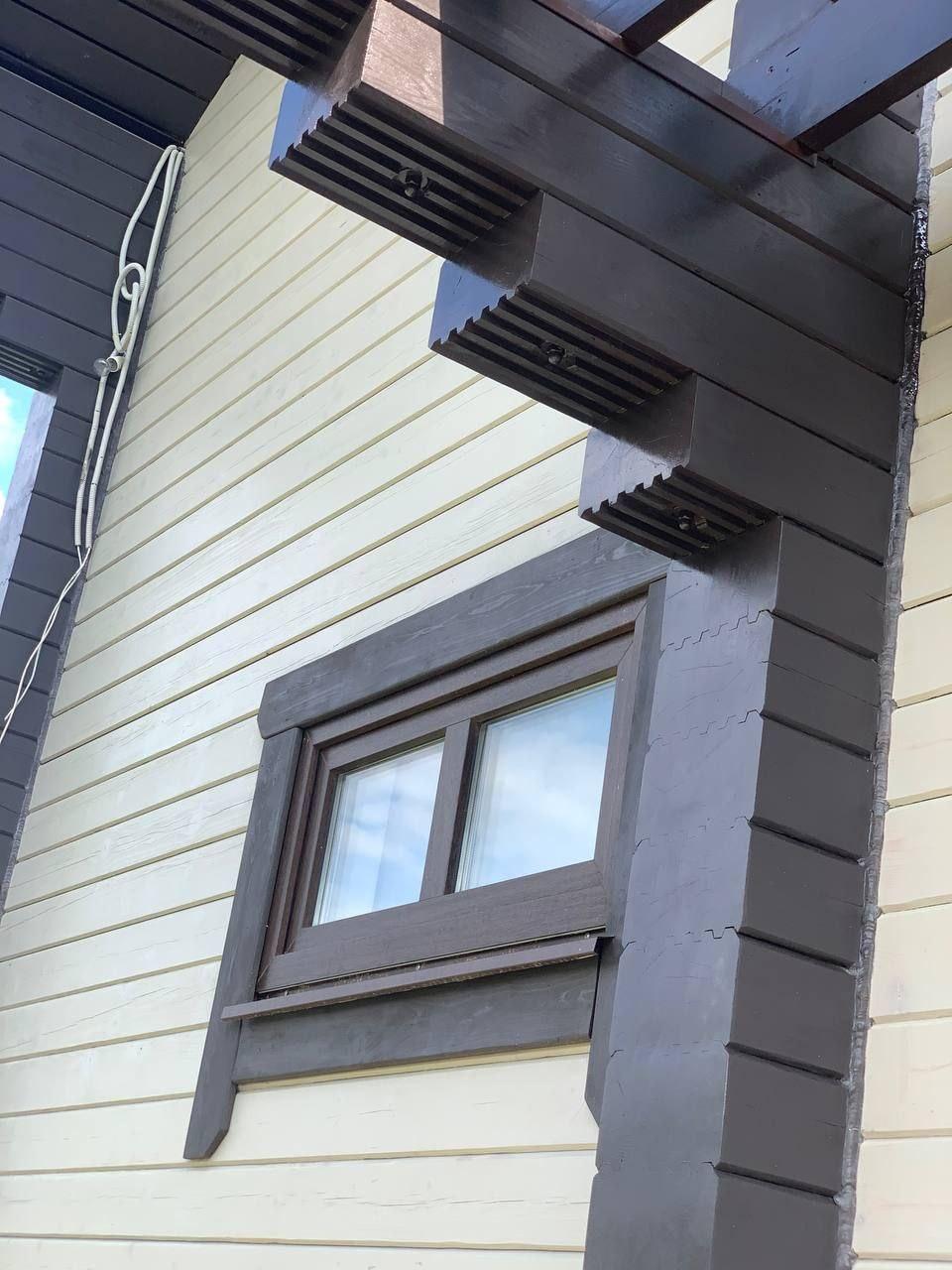 Профессиональная покраска деревянных домов из клеёного бруса. Профессиональная покраска деревянных домов из клеёного бруса.