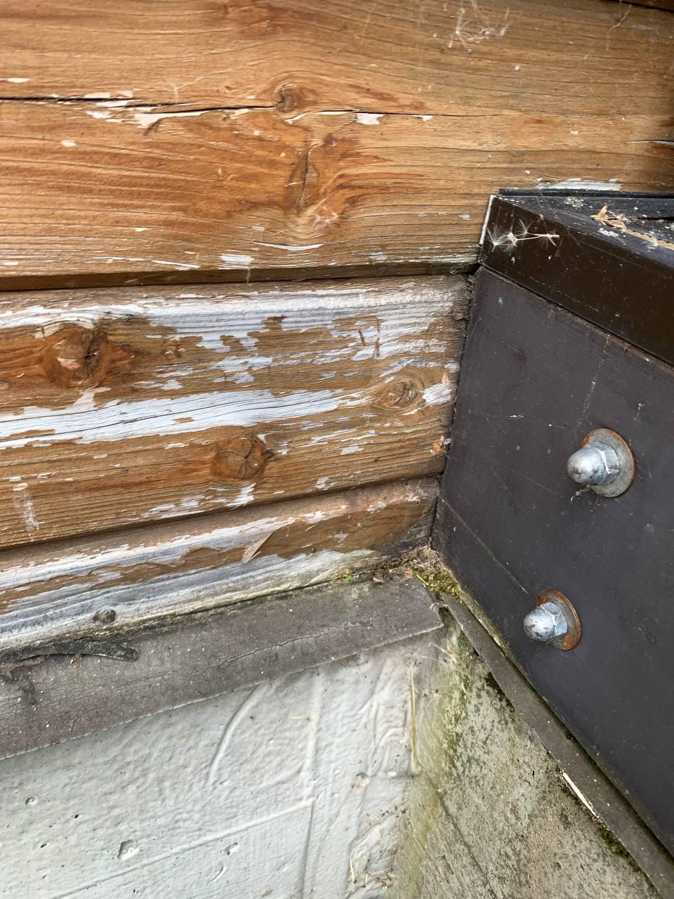 Перекрашивание деревянных домов из клеёного бруса.