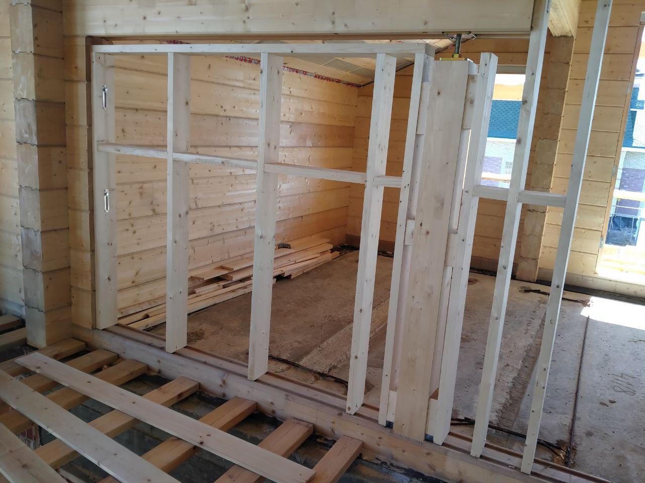 Монтаж каркасных перегородок в доме из клеёного бруса.