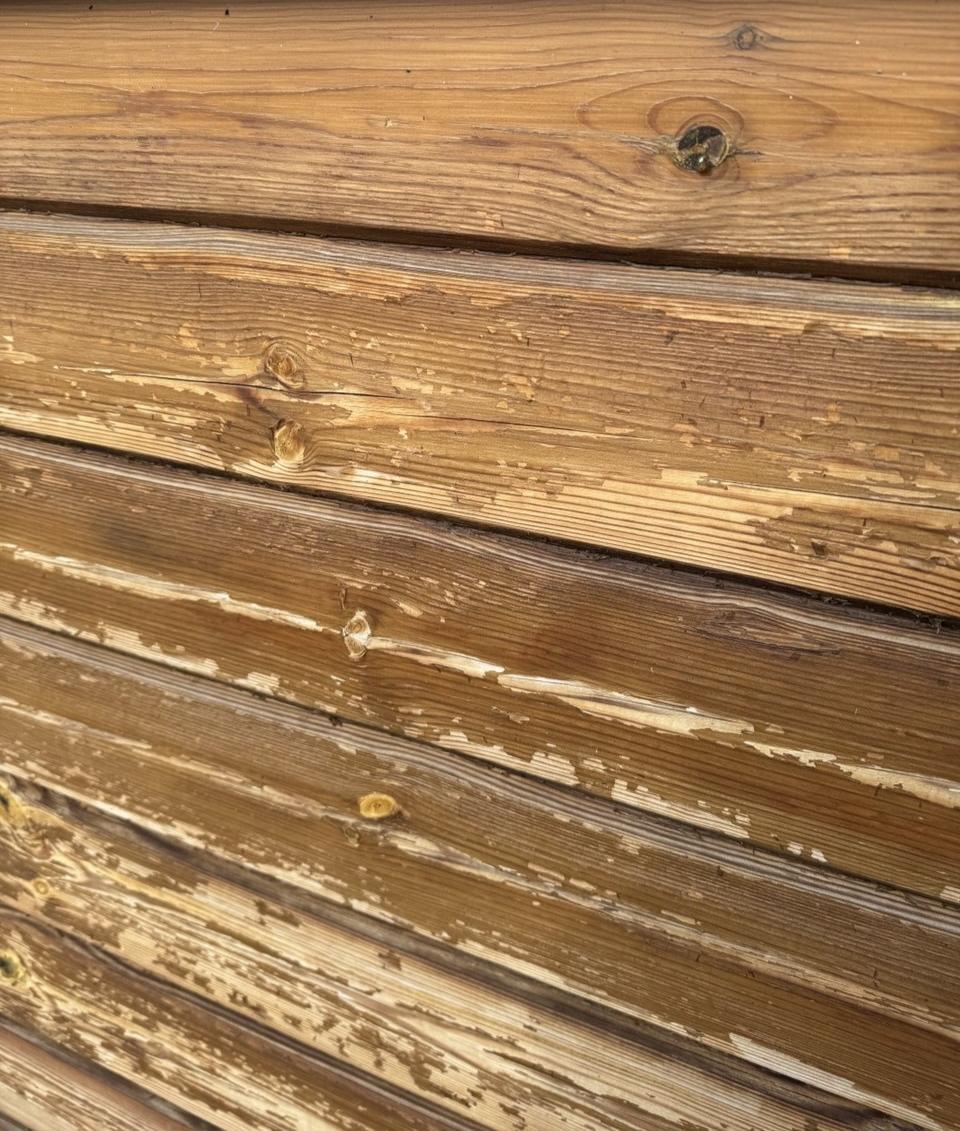 Перекрашивание деревянных домов из клеёного бруса.