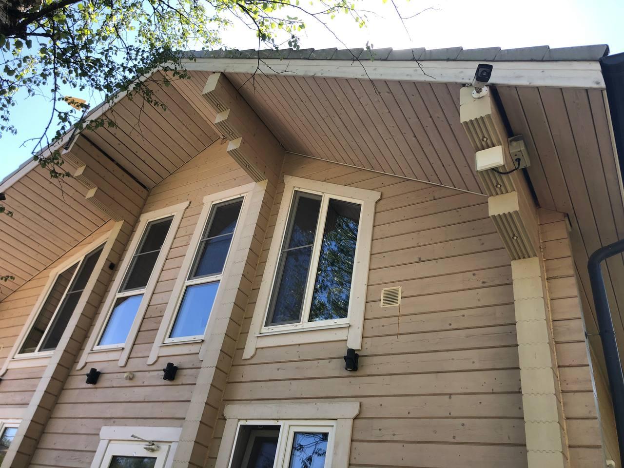 Перекрашивание деревянных домов из клеёного бруса.