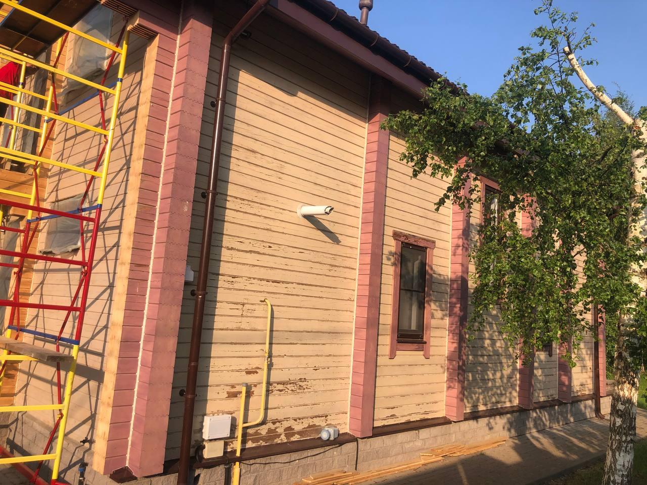 Перекрашивание деревянных домов из клеёного бруса.