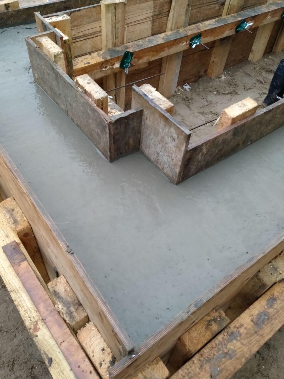 Устройство монолитных железобетонных фундаментов. Устройство монолитных железобетонных фундаментов.