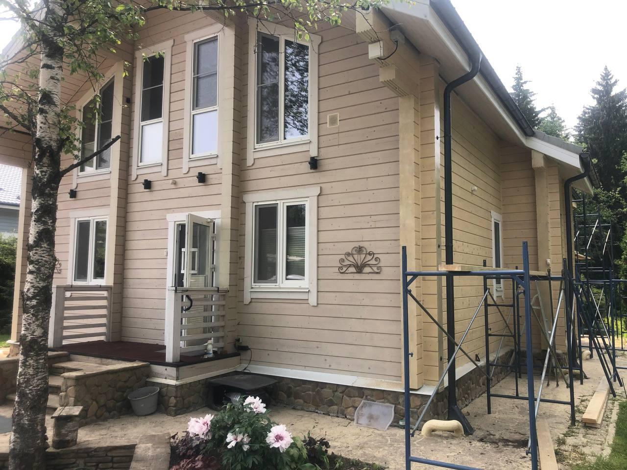 Перекрашивание деревянных домов из клеёного бруса.