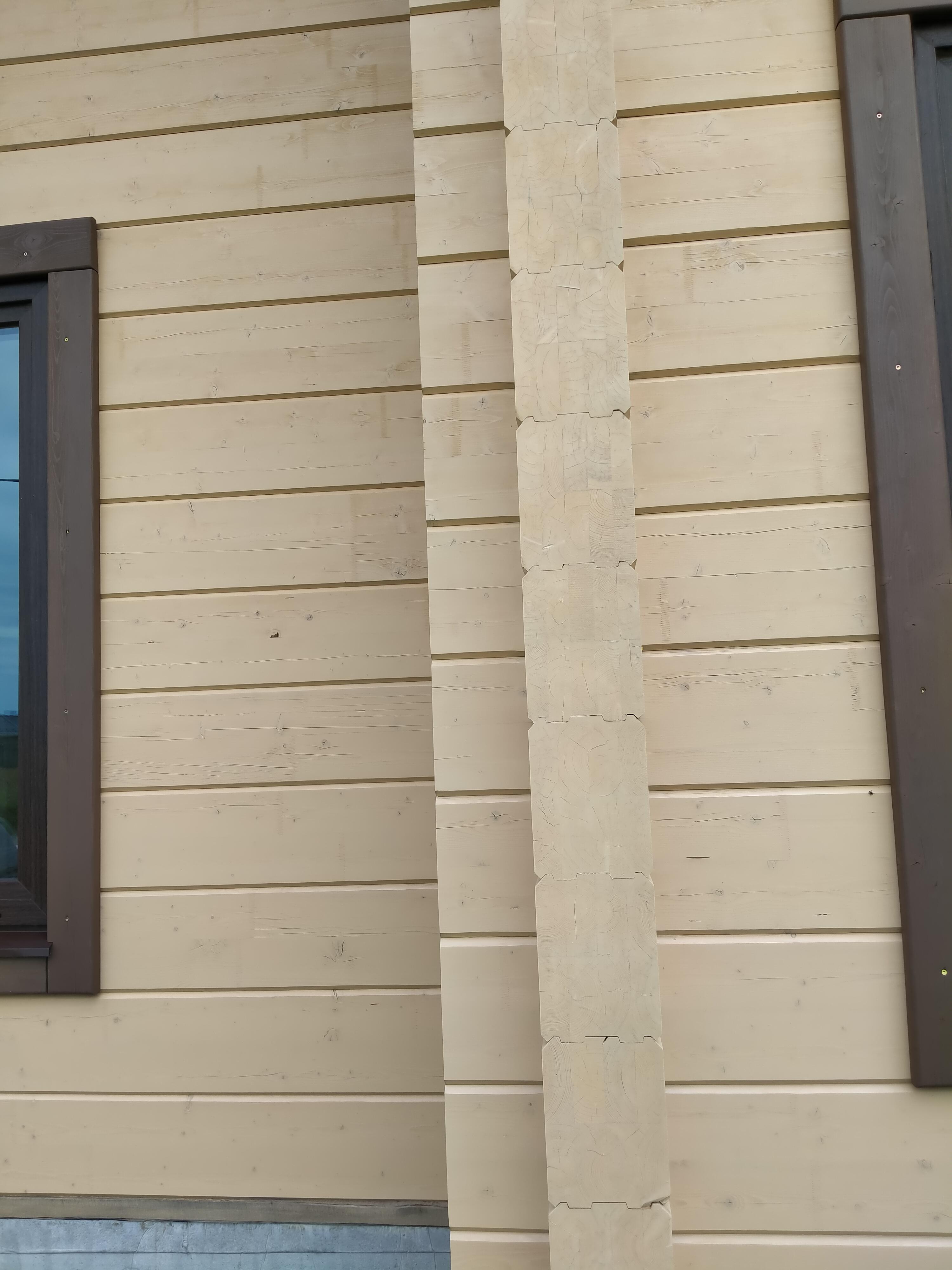 Профессиональная покраска деревянных домов из клеёного бруса.