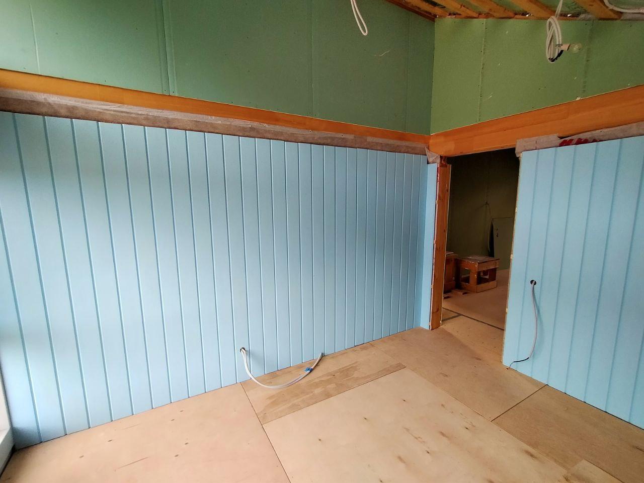 Монтаж имитации бруса.