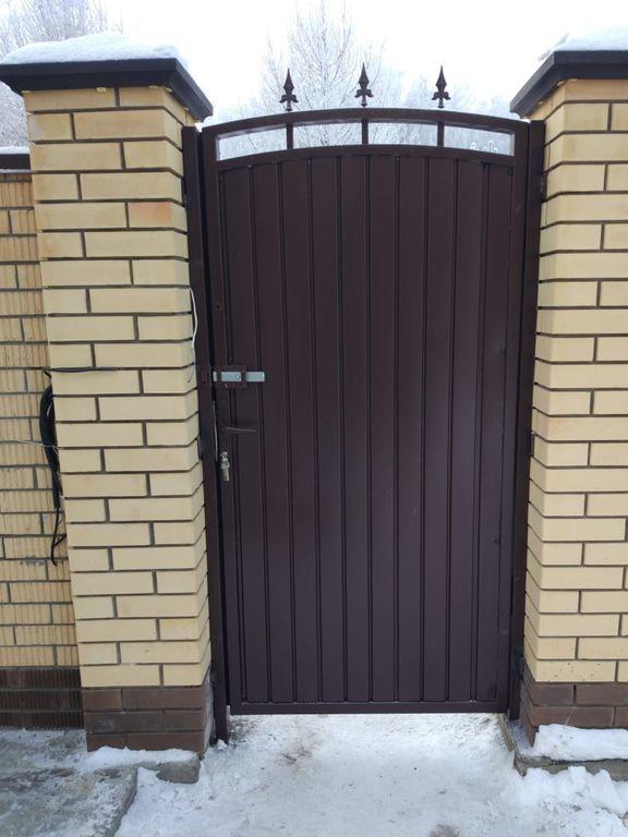 Металлическая калитка с элементами ковки фото цена