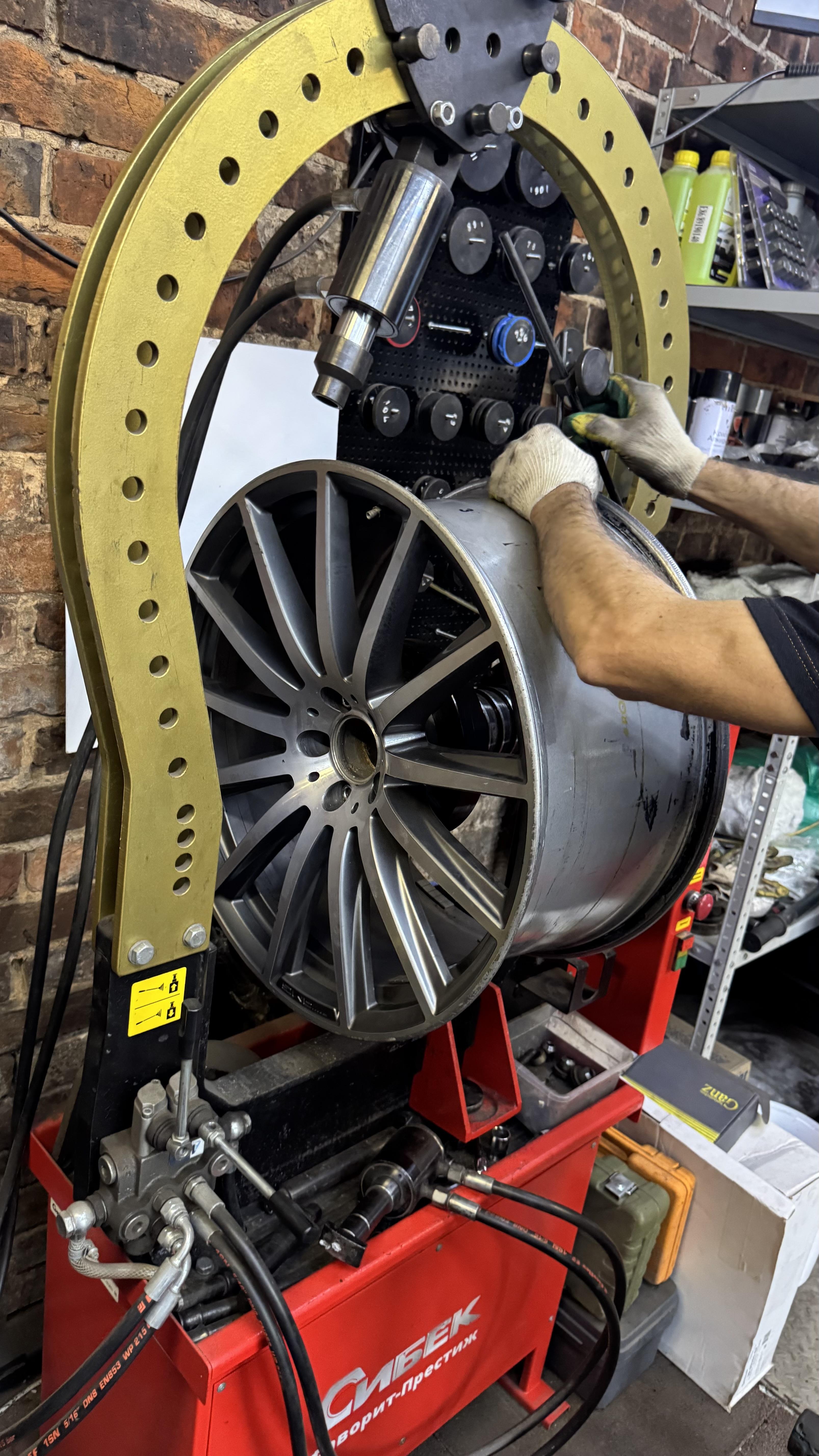 Гвоздь в шине — ремонт прокола Бауманка