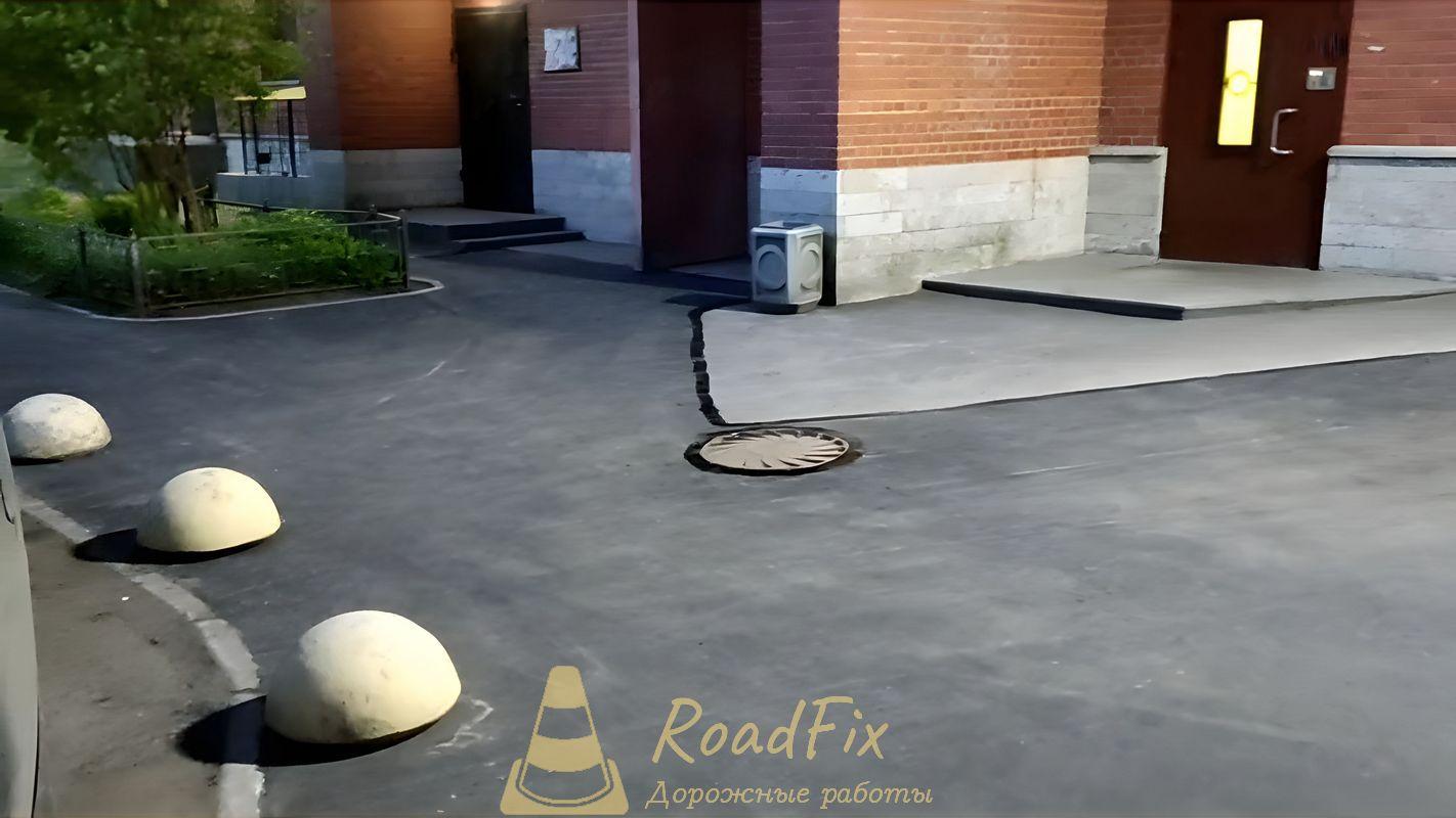 Новый положенный асфальт у входных групп