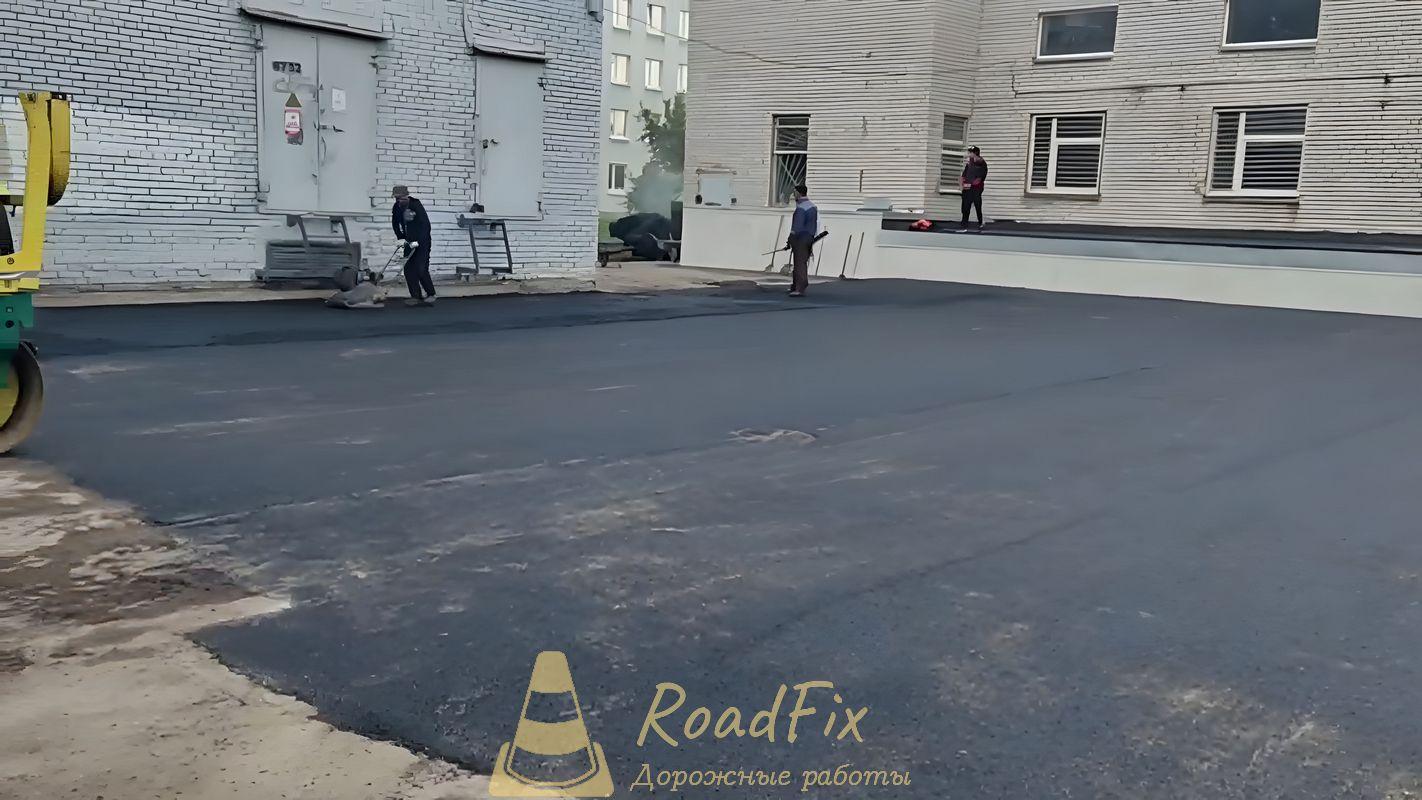 Асфальтирование при помощи укладчика в Санкт-Петербурге