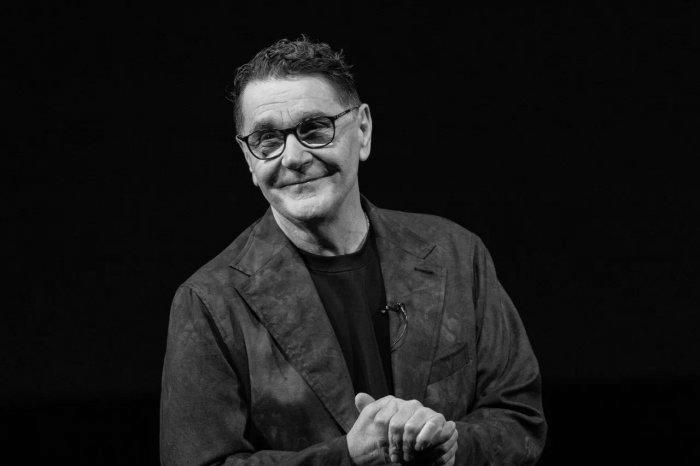 Сергей Маковецкий в моноспектакле «Неслучайная встреча».