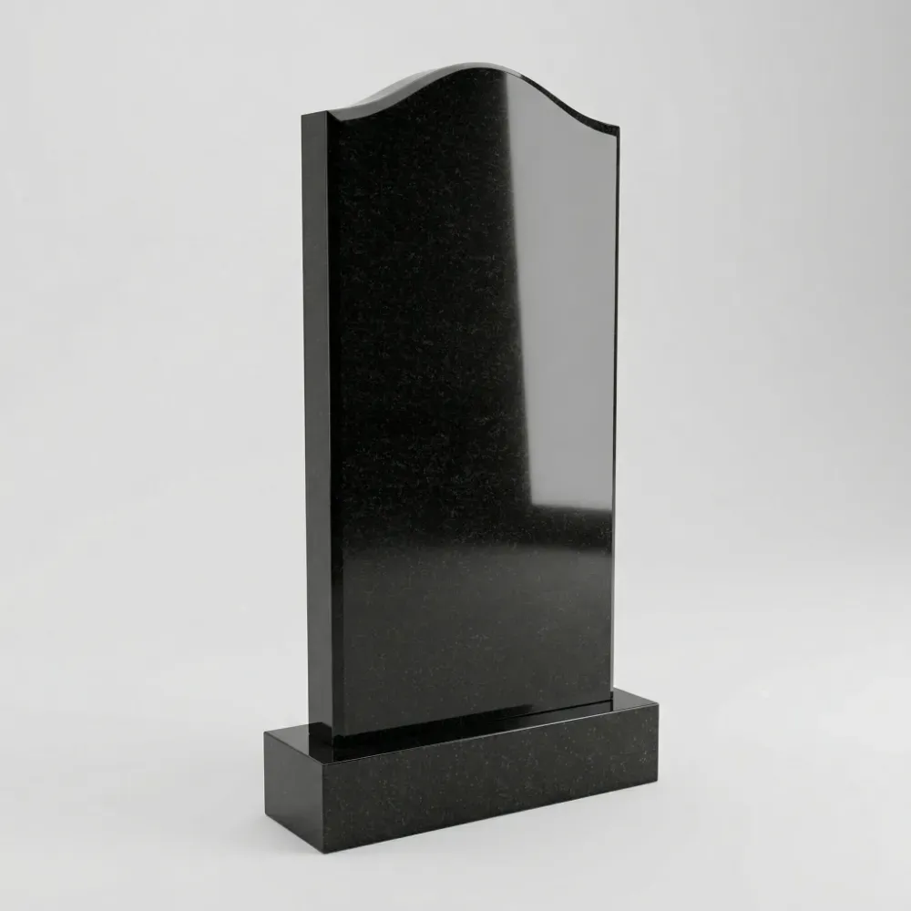 Гранитный памятник в форме Наполеон