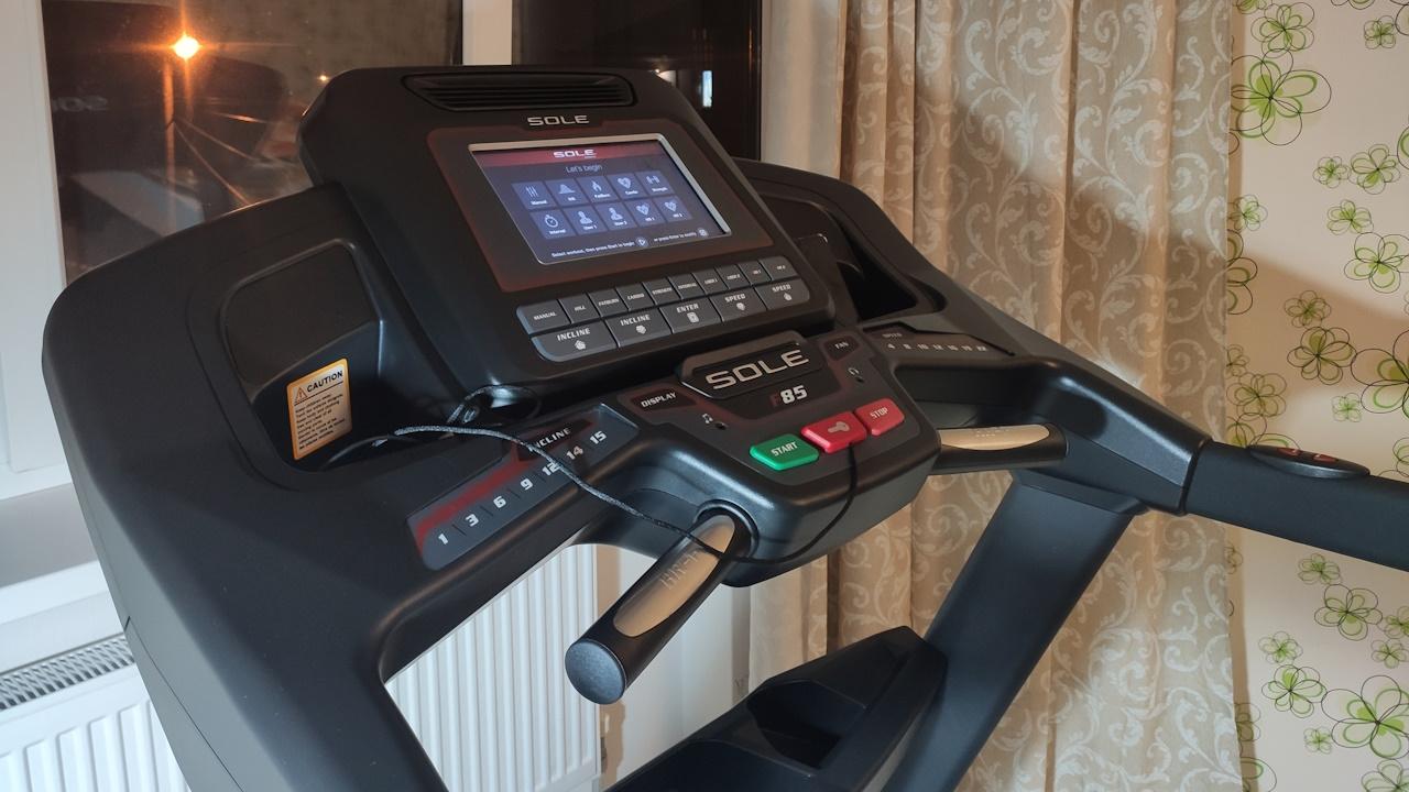 Аренда беговой дорожки Sole Fitness F85 в Краснодаре