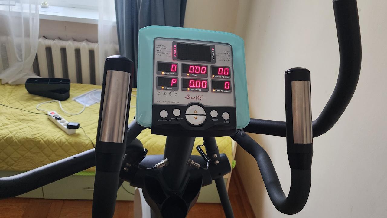 Аренда эллиптического тренажера Aerofit E5000 в Краснодаре