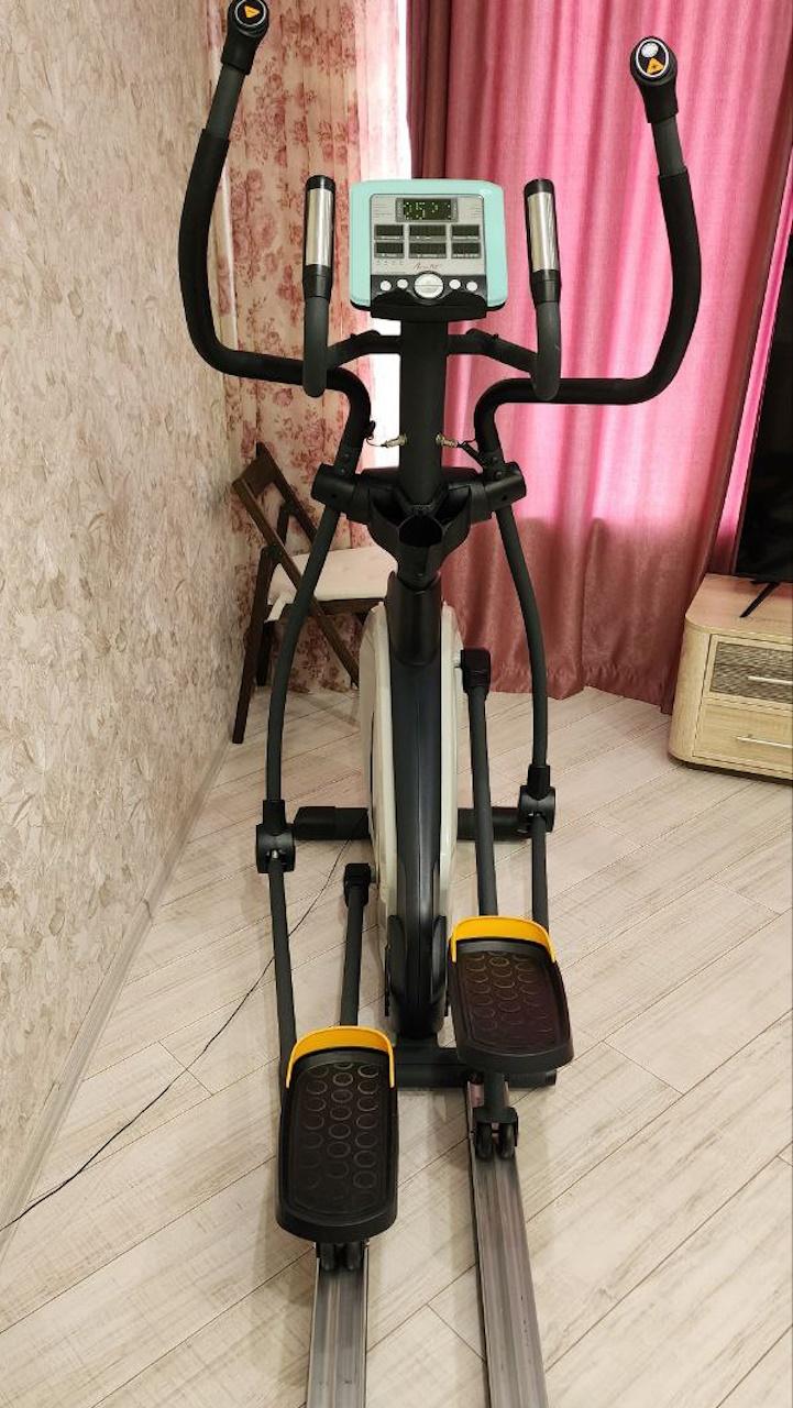 Аренда эллиптического тренажера Aerofit E5000 в Краснодаре