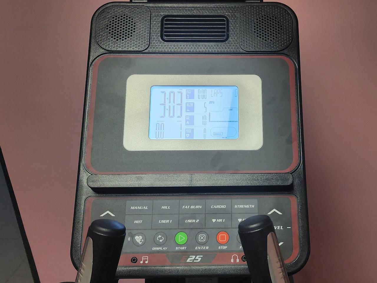 Аренда эллиптического тренажера Sole Fitness E25 в Краснодаре