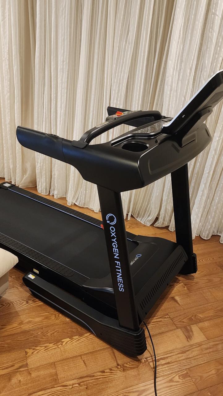 Аренда беговой дорожки Oxygen New Classic Platinum AC TFT/LED в Краснодаре