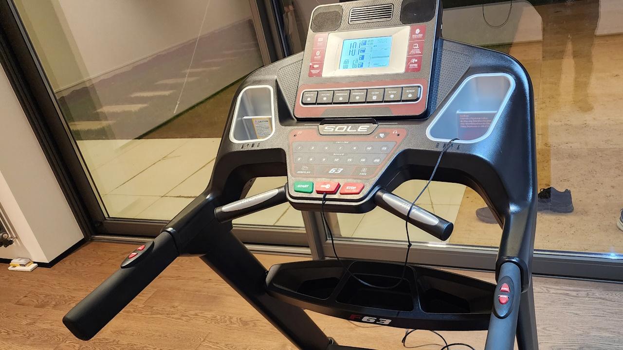Аренда беговой дорожки Sole Fitness F63 в Краснодаре