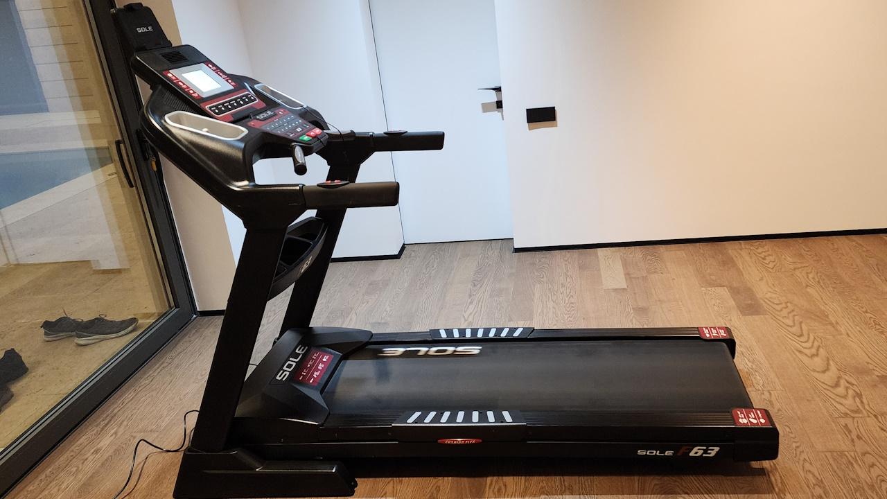 Аренда беговой дорожки Sole Fitness F63 в Краснодаре
