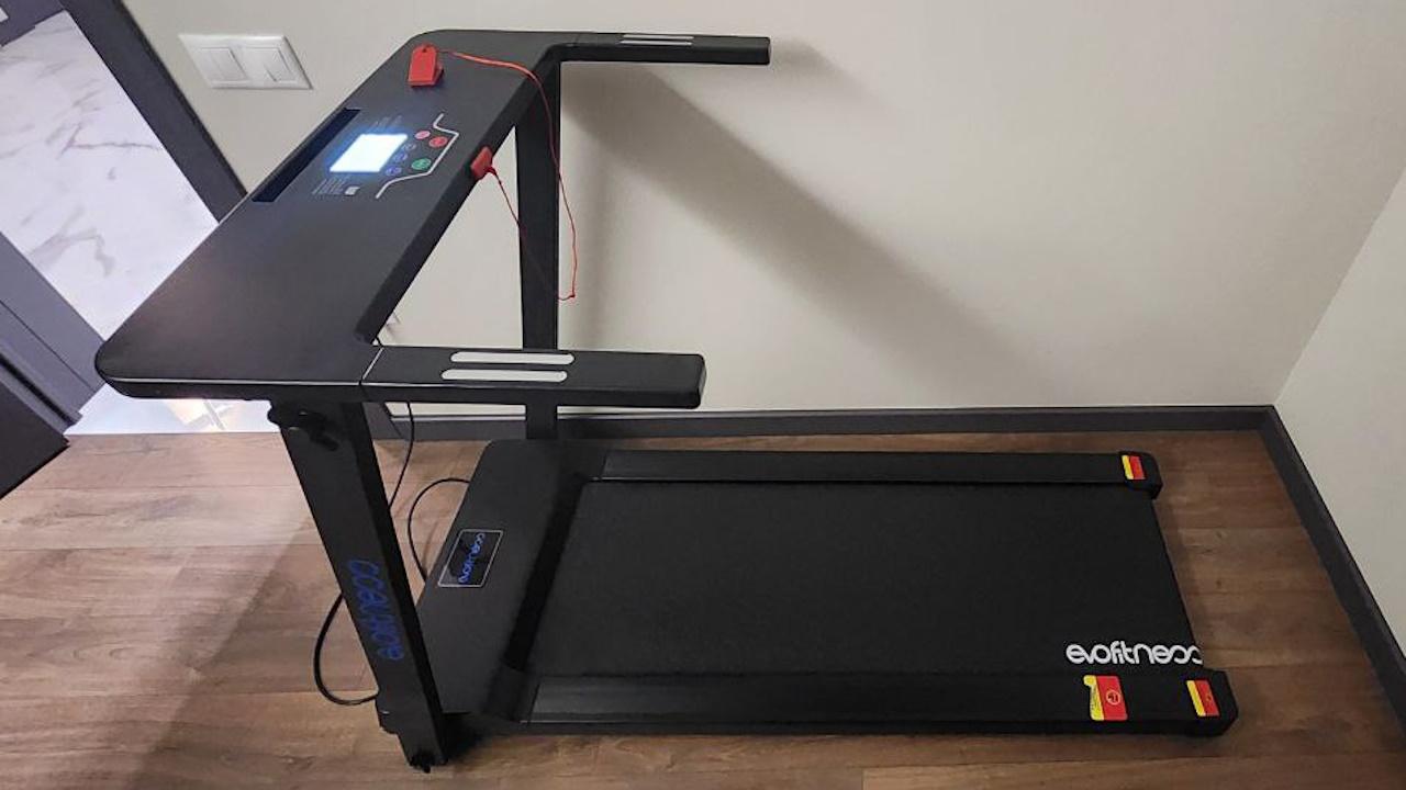 Аренда беговой дорожки EVO Fitness Vector M600 в Краснодаре