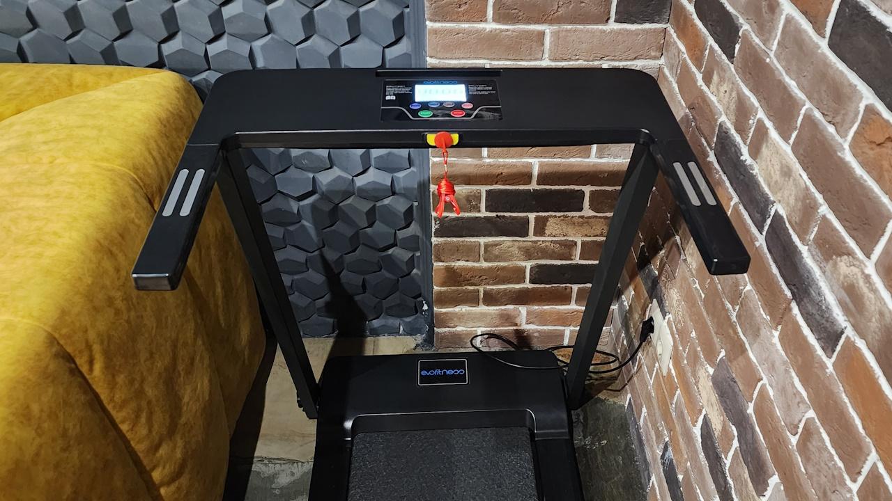 Аренда беговой дорожки EVO Fitness Vector M600 в Краснодаре