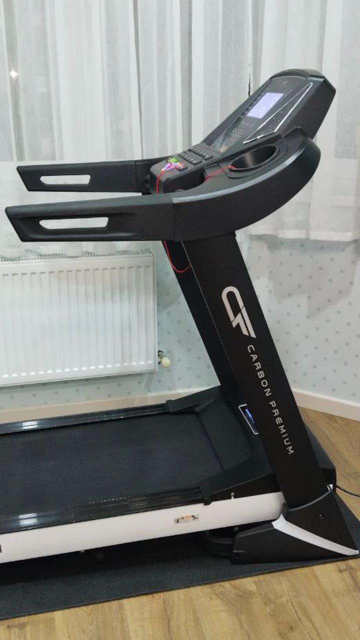 Аренда беговой дорожки Carbon Premium World Runner T1 в Краснодаре