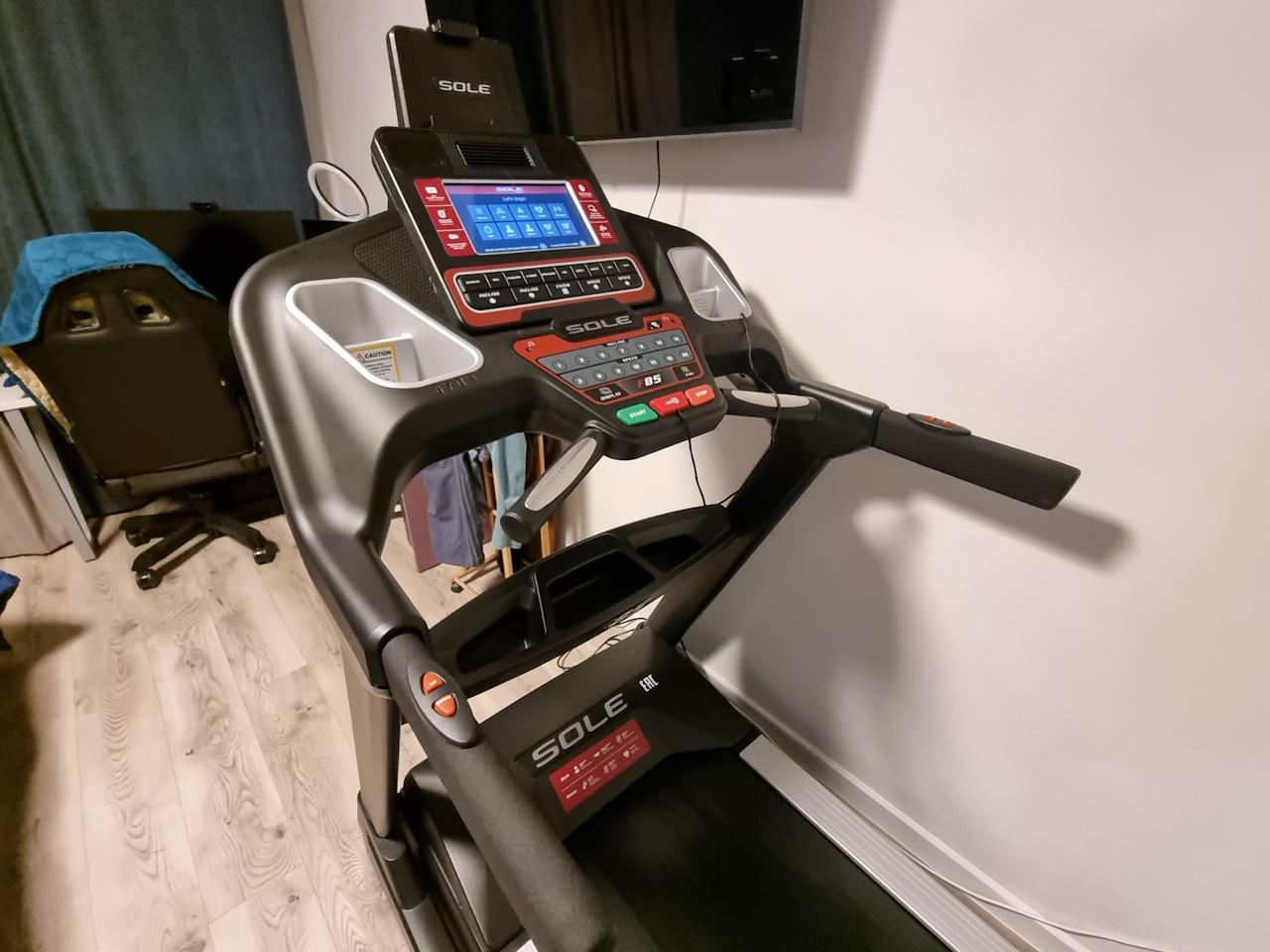 Аренда беговой дорожки Sole Fitness F85 в Краснодаре