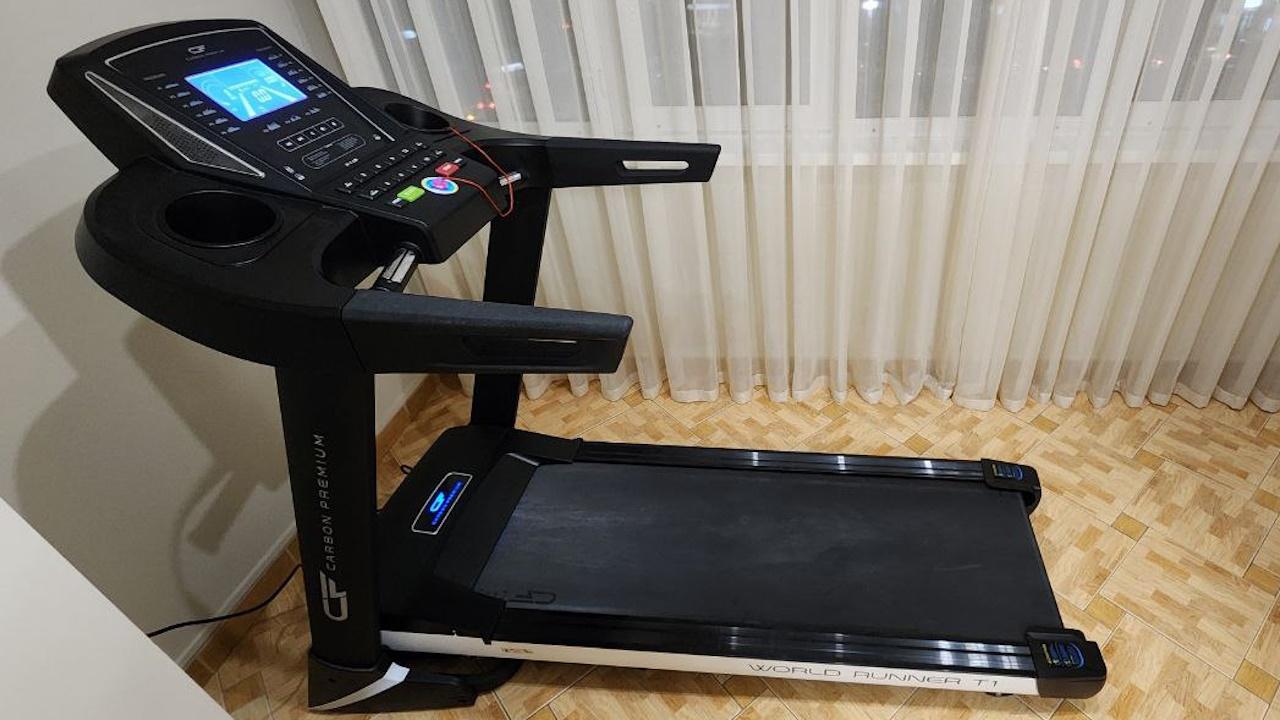 Аренда беговой дорожки Carbon Premium World Runner T1 в Краснодаре