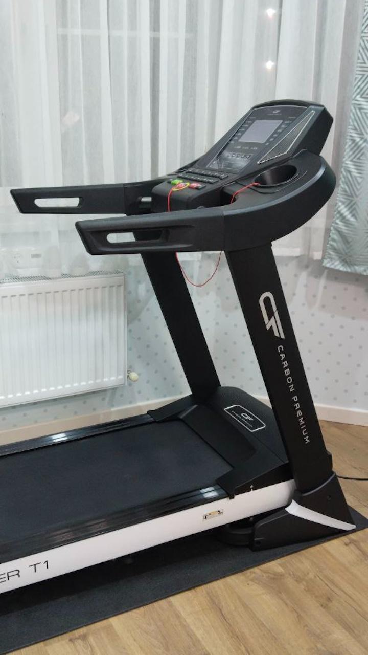 Аренда беговой дорожки Carbon Premium World Runner T1 в Краснодаре