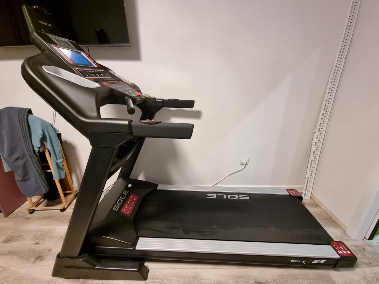 Аренда беговой дорожки Sole Fitness F85 в Краснодаре