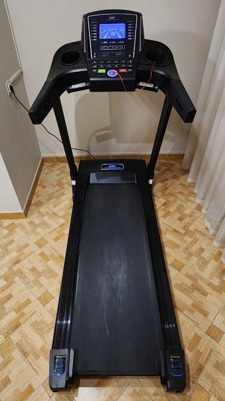 Аренда беговой дорожки Carbon Premium World Runner T1 в Краснодаре