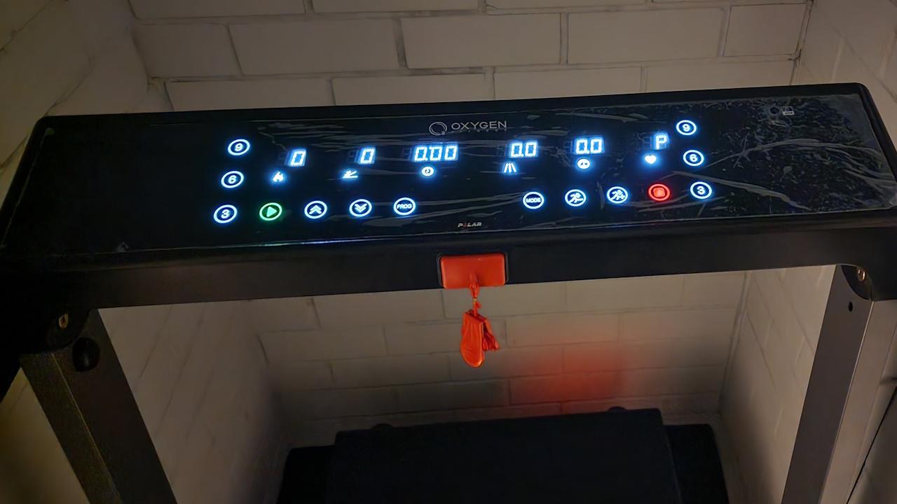 Аренда беговой дорожки Oxygen T-compact B в Краснодаре