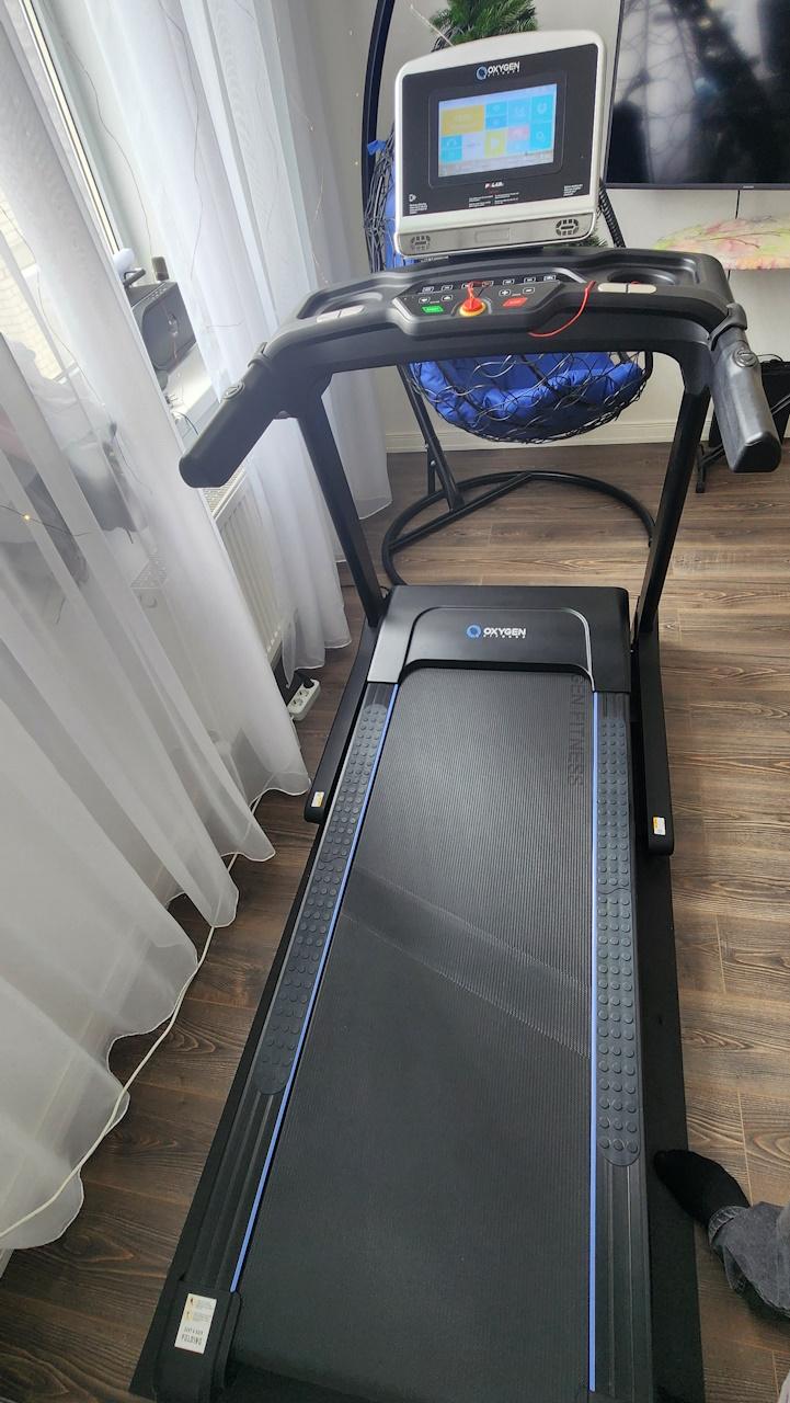 Аренда беговой дорожки Oxygen New Classic Platinum AC TFT/LED в Краснодаре